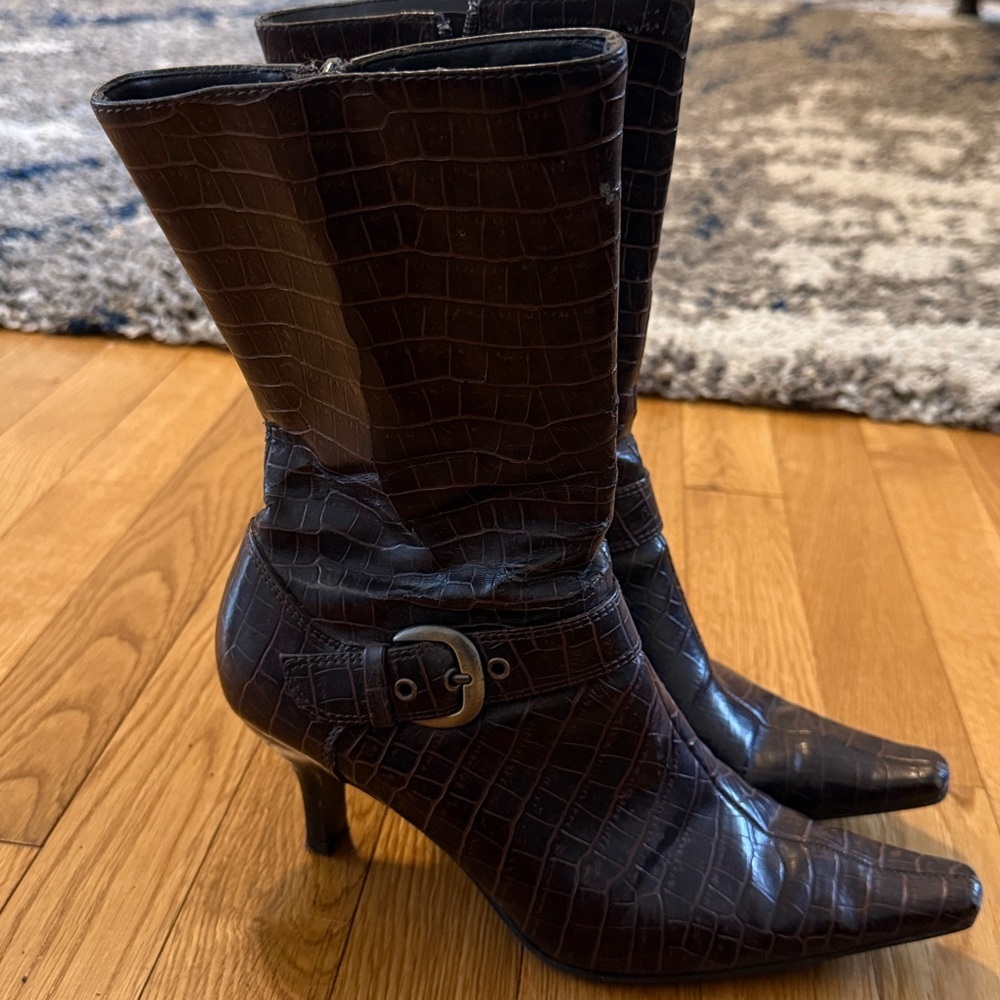 Brown Crocodile Pattern Heeled Boots